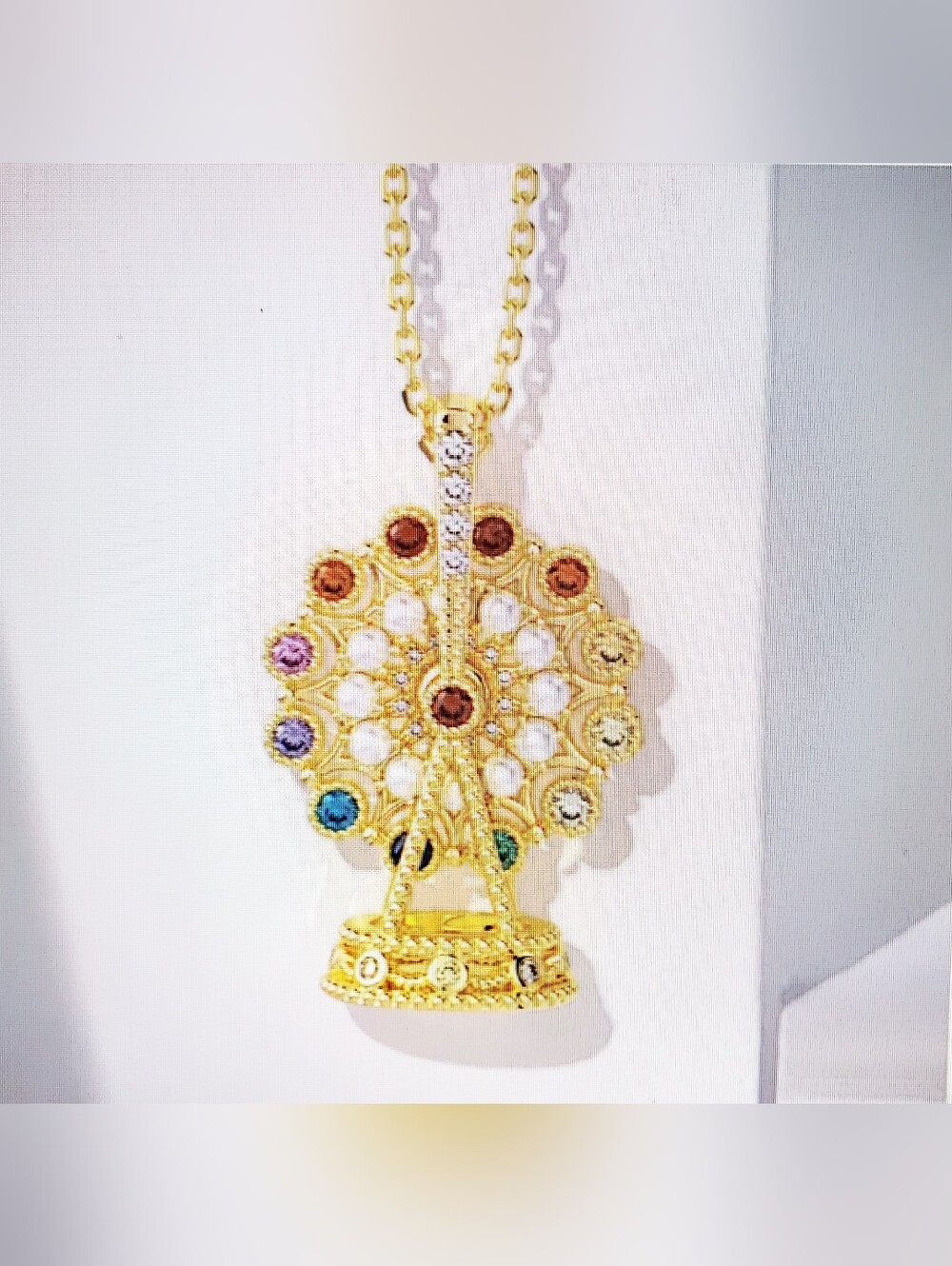 Gold Spinning Ferris Wheel Necklace With Colorful Rhinestones